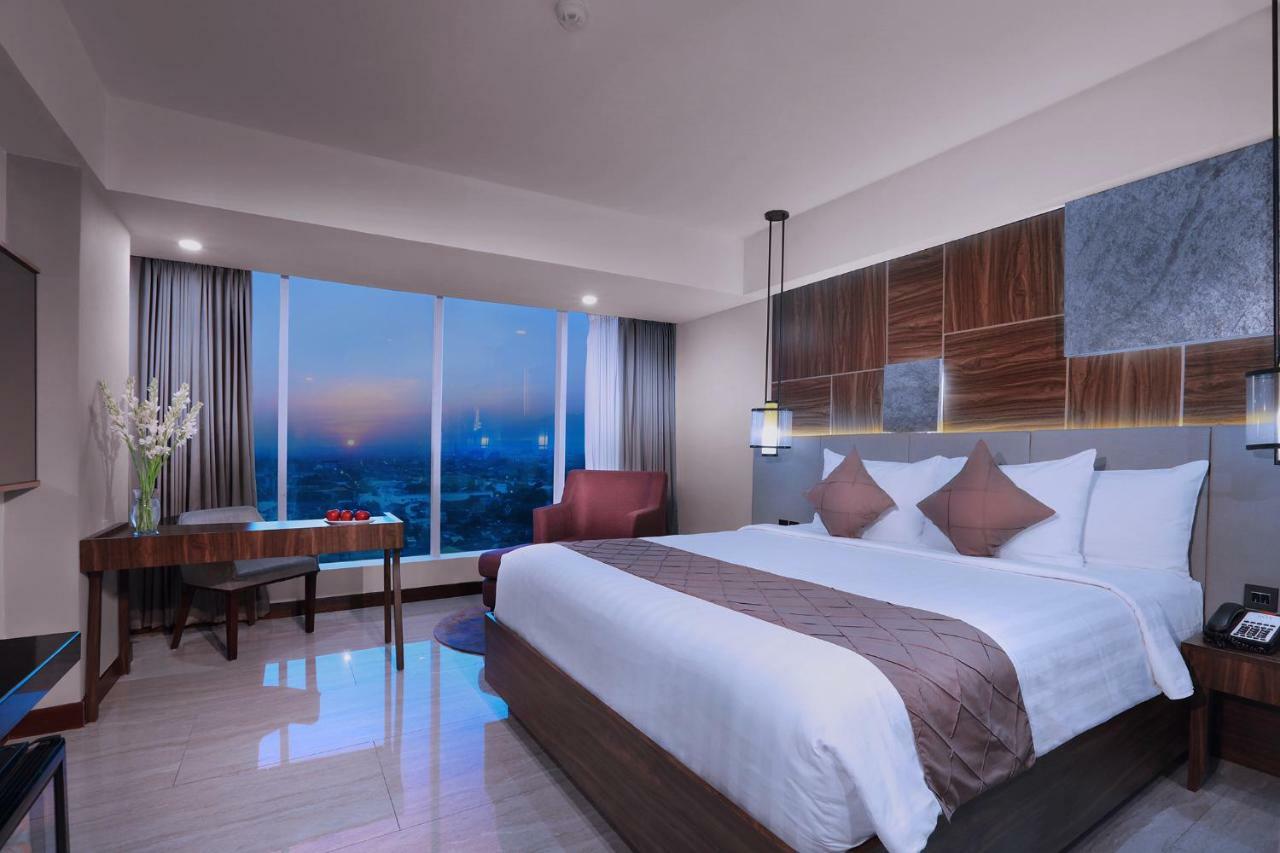 Aston Madiun Hotel & Conference Center Εξωτερικό φωτογραφία